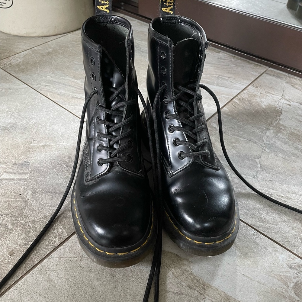 doc marten smooth leather 1460